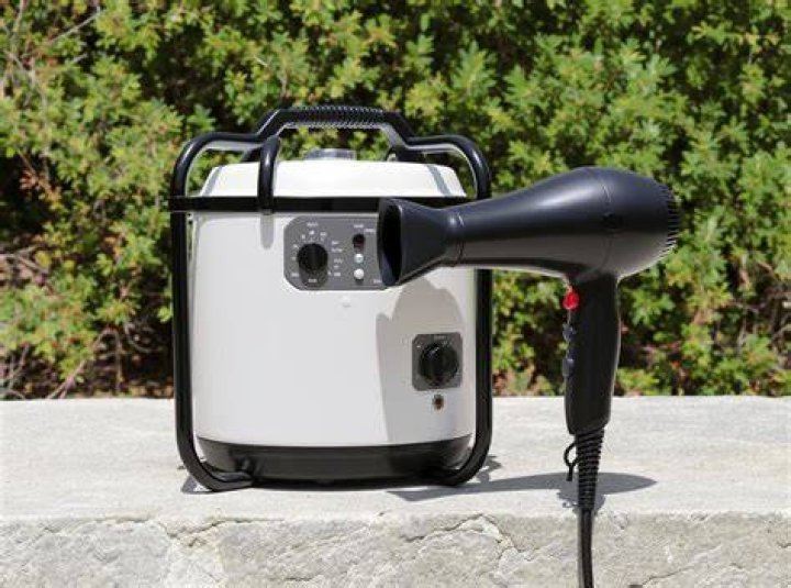 Can I use a hair dryer with a generator?