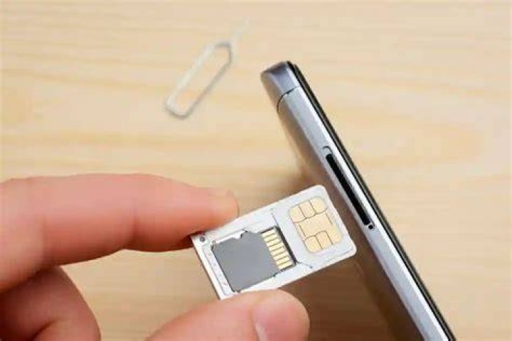 Can you put a SIM card in without a tray?