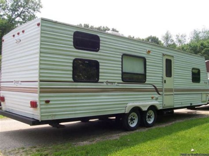 How big is a 2000 Jayco camping trailer?