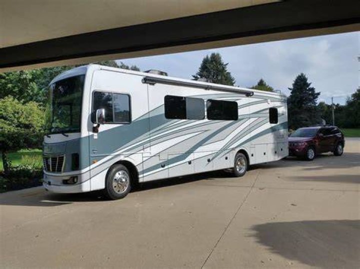 How big is the Holiday Rambler Vacationer 33C?