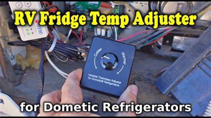 How do you change the differential on a Dometic thermostat?