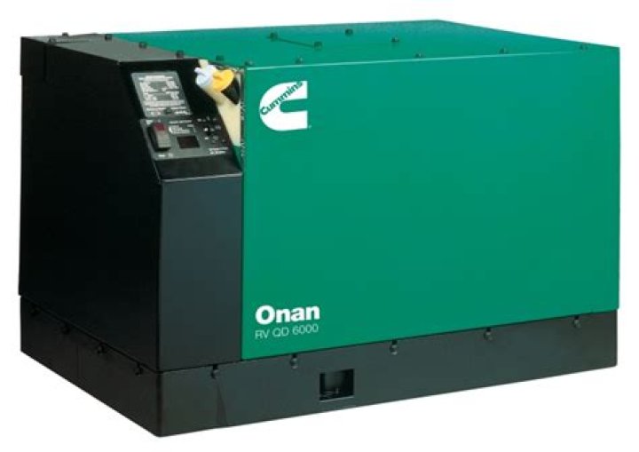 How does the Onan QD 6000 air conditioner work?