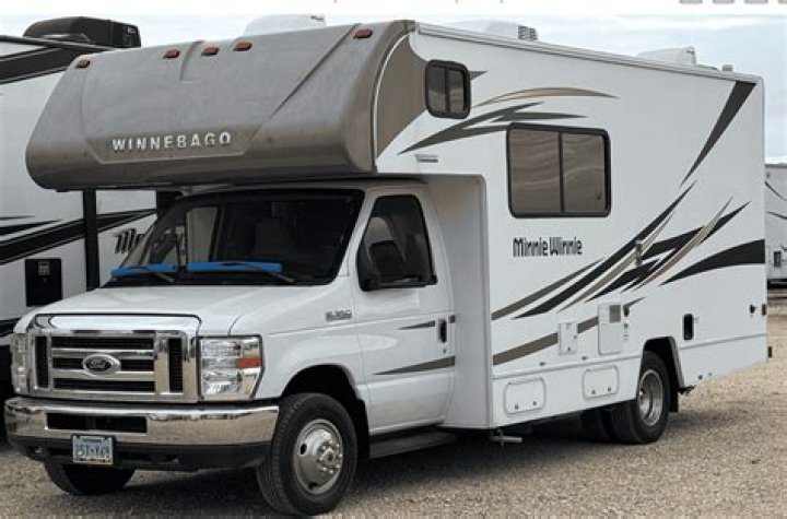 How many miles did Winnebago pick up Minnie Winnie?