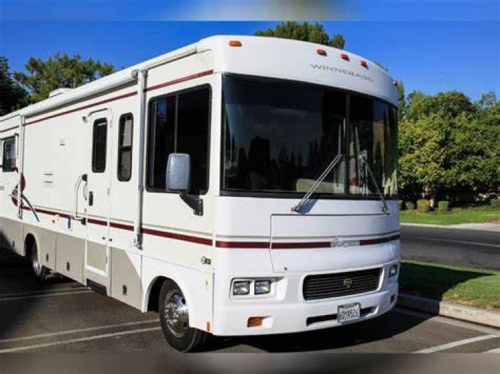 How much does a 2002 Winnebago Sightseer cost?