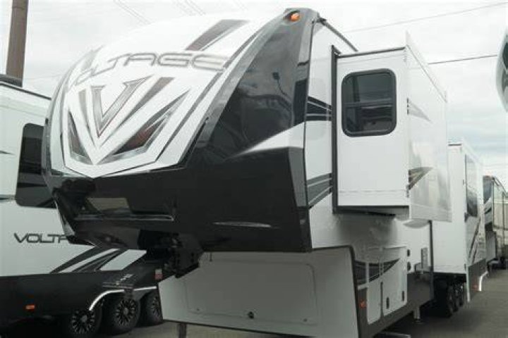 How old is the Dutchman voltage 3975 trailer?