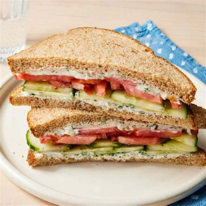 What is the best way to make a sandwich?