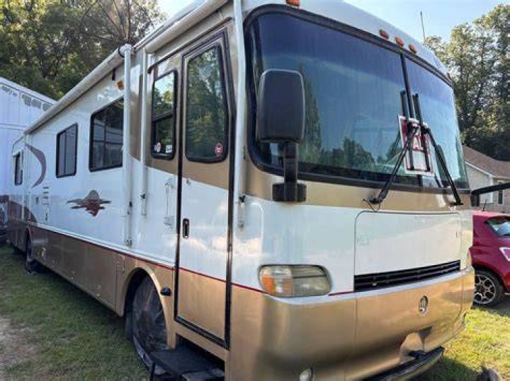 What kind of motorhome was Holiday Rambler in 1999?