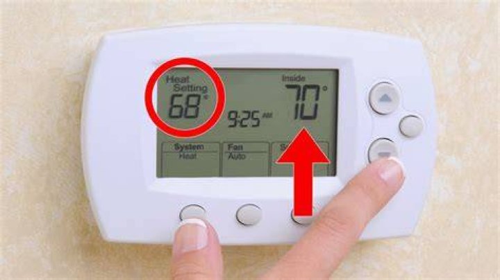 Why does my AC thermostat not turn on?